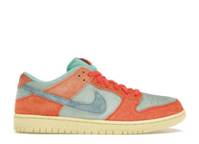 Load image into Gallery viewer, Nike SB Dunk Low Orange Emerald Rise
