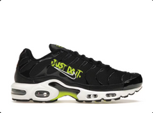 Load image into Gallery viewer, Nike Air Max Plus Black Volt Just Do It
