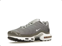 Load image into Gallery viewer, Nike Air Max Plus Flat Pewter
