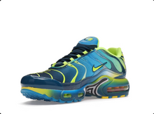 Load image into Gallery viewer, Nike Air Max Plus Fade Blue Hero Volt (GS)
