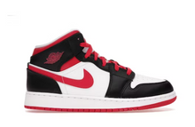 Load image into Gallery viewer, Jordan 1 Mid Very Berry
