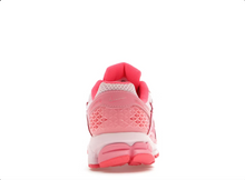 Load image into Gallery viewer, Nike Zoom Vomero 5 Coral Chalk Hot Punch
