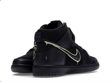 Load image into Gallery viewer, Nike SB Dunk High FAUST Black Gold
