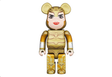 Load image into Gallery viewer, Bearbrick ARMURE DORÉE DE WONDER WOMAN 400%
