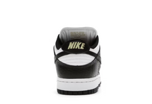 Load image into Gallery viewer, Nike SB Dunk Low Supreme Stars Black (2021)
