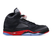 Load image into Gallery viewer, Jordan 5 Retro Satin Bred (GS) Size 7Y
