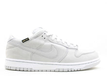 Load image into Gallery viewer, Nike Dunk Low WP Medicom 5 Gore-tex (2008)  Size 9 US
