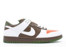 Load image into Gallery viewer, Nike Dunk SB Low Oompa Loompa Size 9 US
