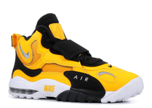 Load image into Gallery viewer, Nike Air Max Speed Turf Steelers
