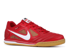 Load image into Gallery viewer, Nike SB Gato Supreme Red Size 8.5 US
