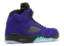 Load image into Gallery viewer, Jordan 5 Retro Alternate Grape Size 9 US
