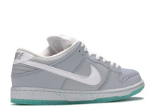 Load image into Gallery viewer, Nike Dunk SB Low Marty McFly SIze 8.5 US
