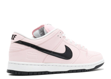 Load image into Gallery viewer, Nike Dunk SB Low Pink Box Size 9 US
