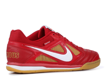 Load image into Gallery viewer, Nike SB Gato Supreme Red Size 8.5 US
