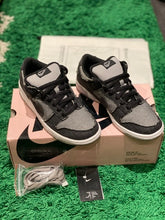 Load image into Gallery viewer, Nike Dunk SB Low Medicom 2 (2004 )  Size 8.5 US
