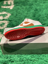 Load image into Gallery viewer, Nike Dunk SB Low Cali (2004) Size 8.5 US
