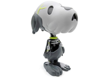 Load image into Gallery viewer, Cote Escriva Creepy Snoop Vinyl Figure Grey
