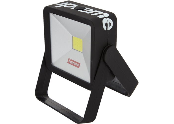 Supreme Magnetic Kickstand Light Black